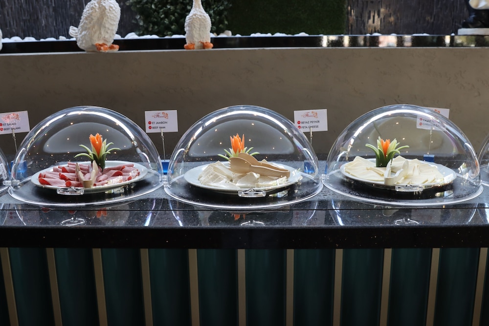 May Flower Apart Hotel — Restaurant & bars in Alanya