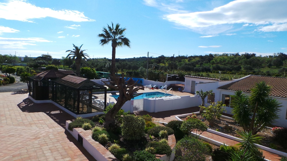 Centre Algarve — Swimming pool in Olhão, Faro