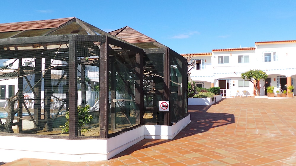Centre Algarve — Hotel building in Olhão, Faro
