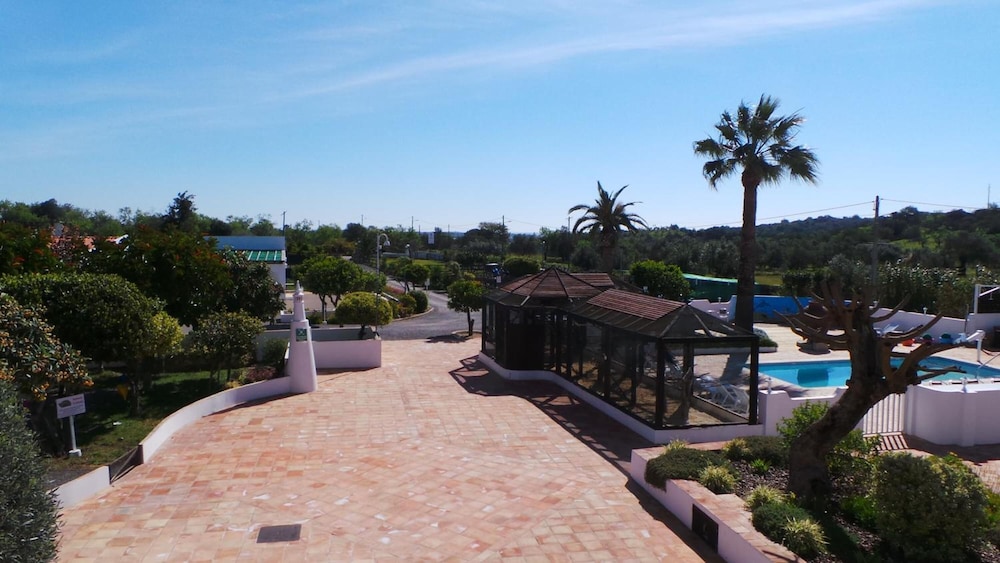 Centre Algarve — Swimming pool in Olhão, Faro