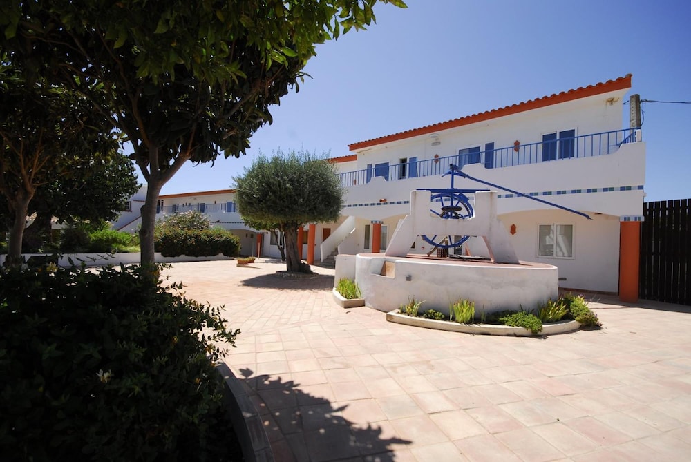 Centre Algarve — Hotel building in Olhão, Faro