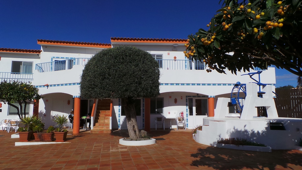 Centre Algarve — Hotel building in Olhão, Faro
