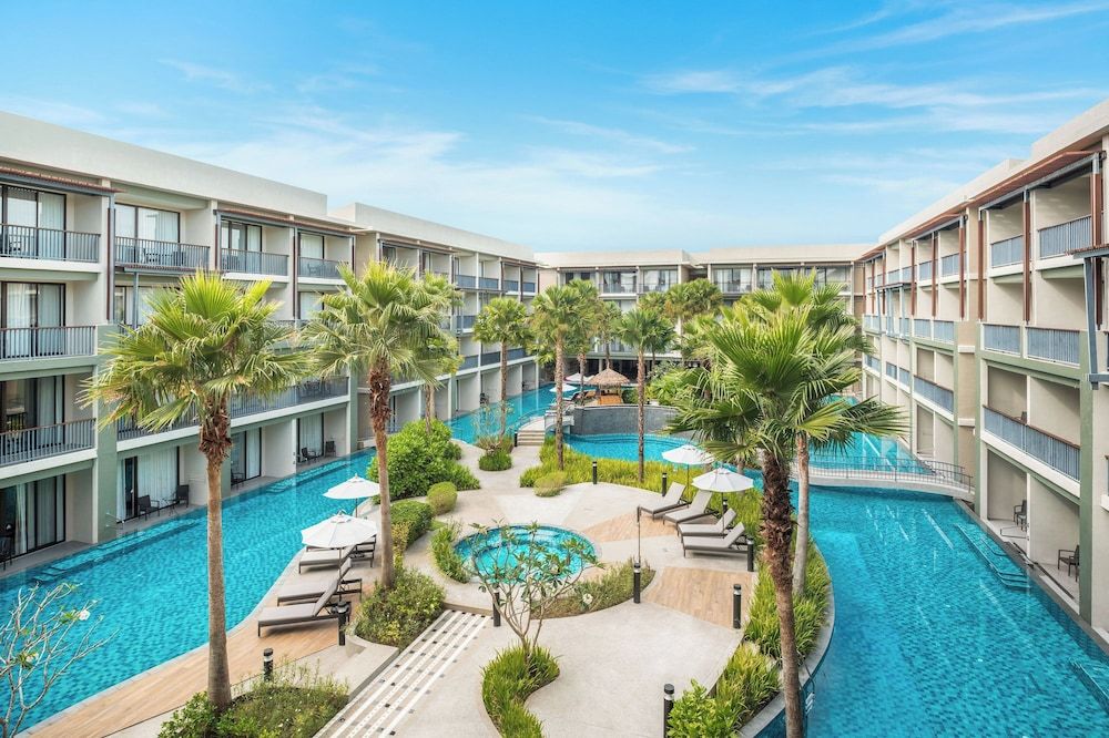 . Le Meridien Khao Lak Resort & Spa