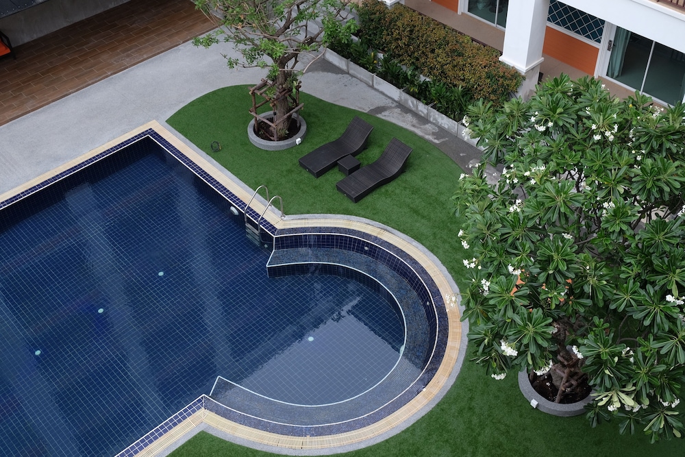 FX Hotel Pattaya — Swimming pool in Pattaya, Chonburi