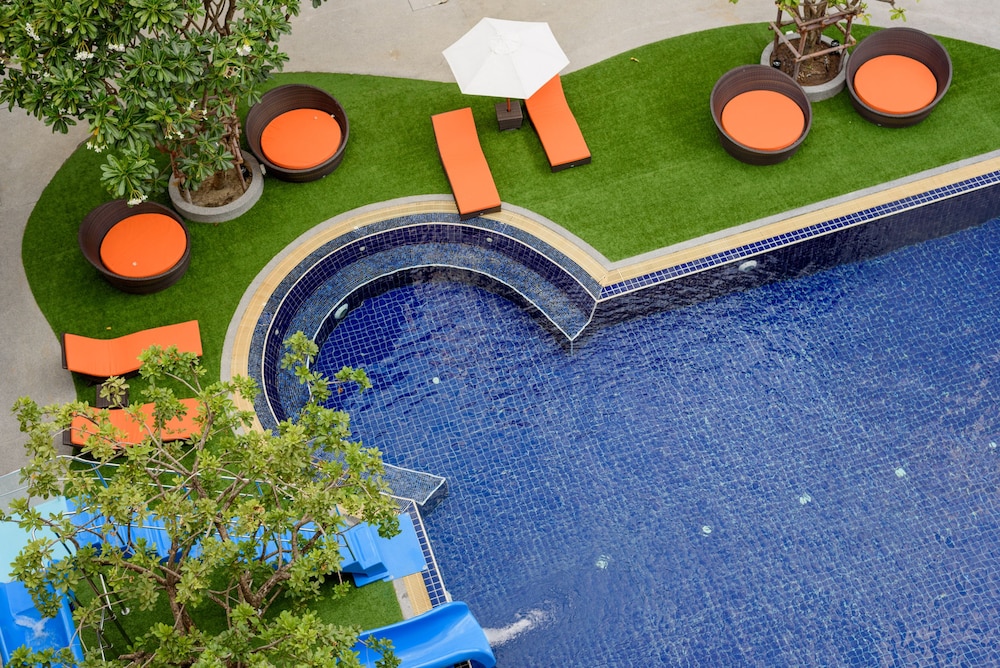 FX Hotel Pattaya — Swimming pool in Pattaya, Chonburi