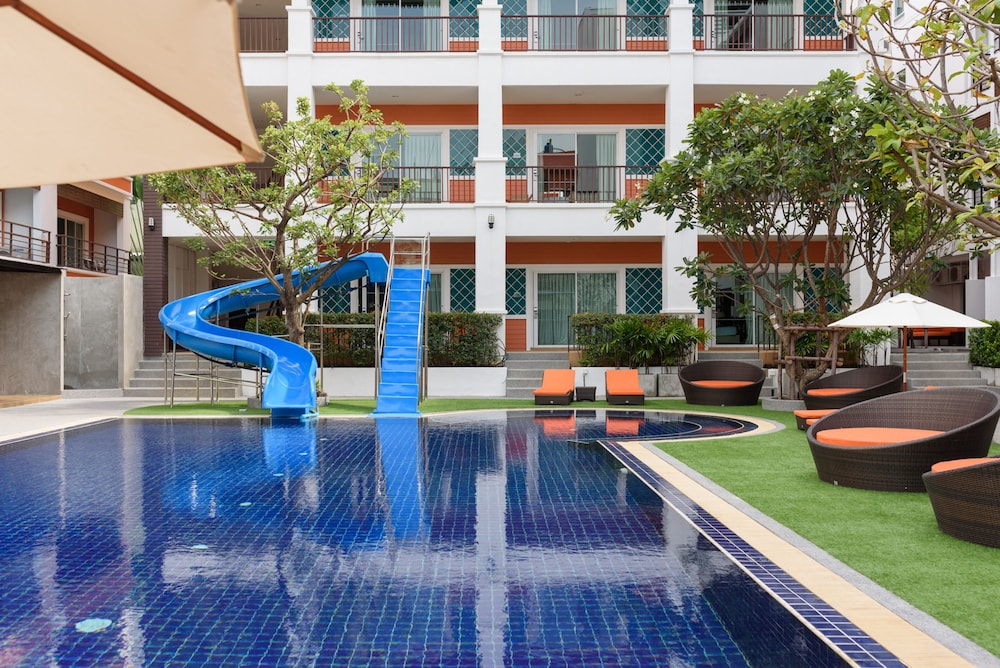 FX Hotel Pattaya — Swimming pool in Pattaya, Chonburi