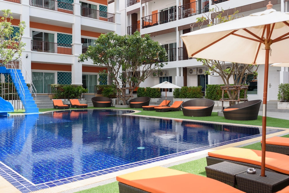 FX Hotel Pattaya — Swimming pool in Pattaya, Chonburi