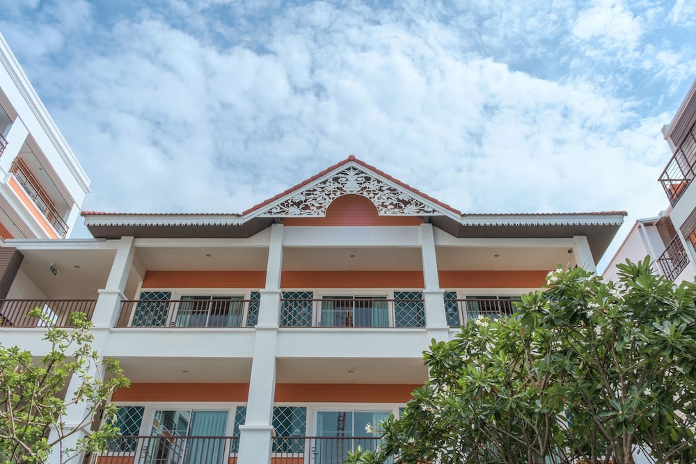 FX Hotel Pattaya — Hotel building in Pattaya, Chonburi
