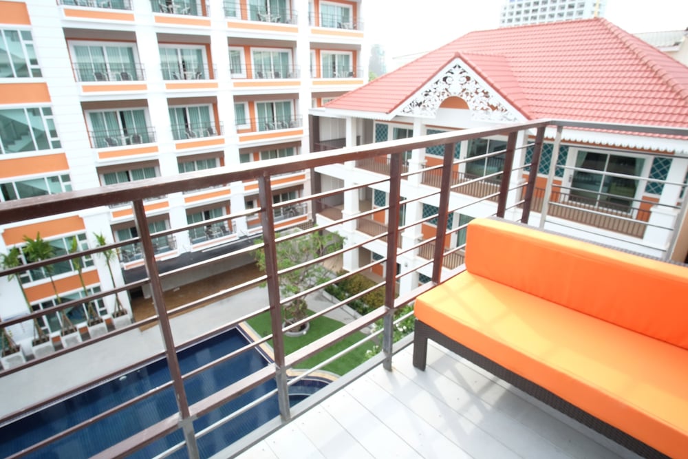 FX Hotel Pattaya — Hotel building in Pattaya, Chonburi