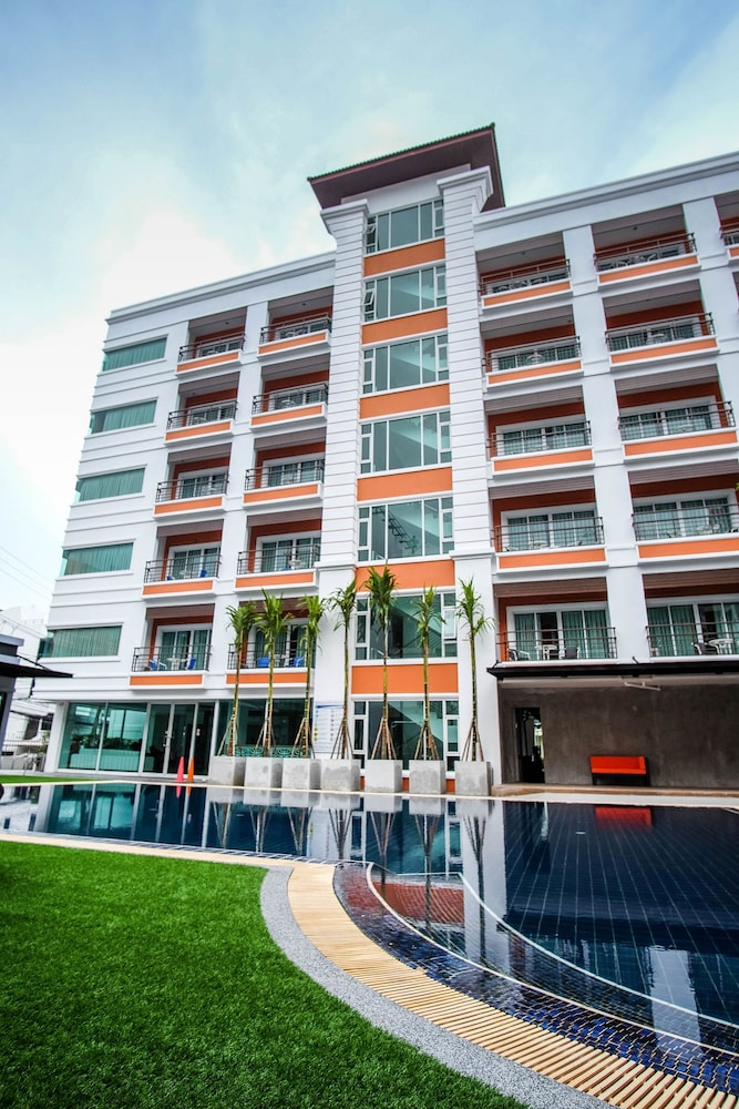 FX Hotel Pattaya — Hotel building in Pattaya, Chonburi