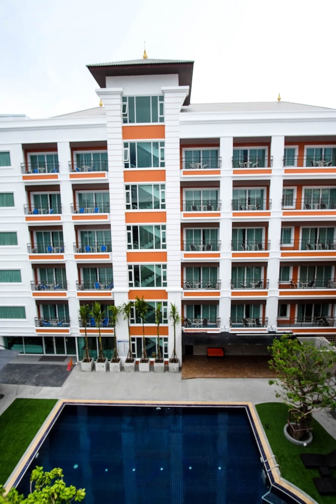 FX Hotel Pattaya — Hotel building in Pattaya, Chonburi