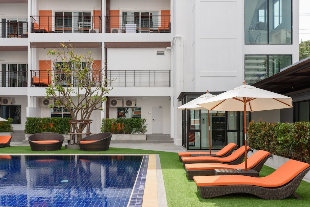 FX Hotel Pattaya — Swimming pool in Pattaya, Chonburi