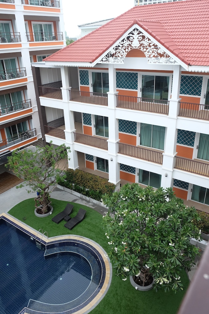 FX Hotel Pattaya — Hotel building in Pattaya, Chonburi