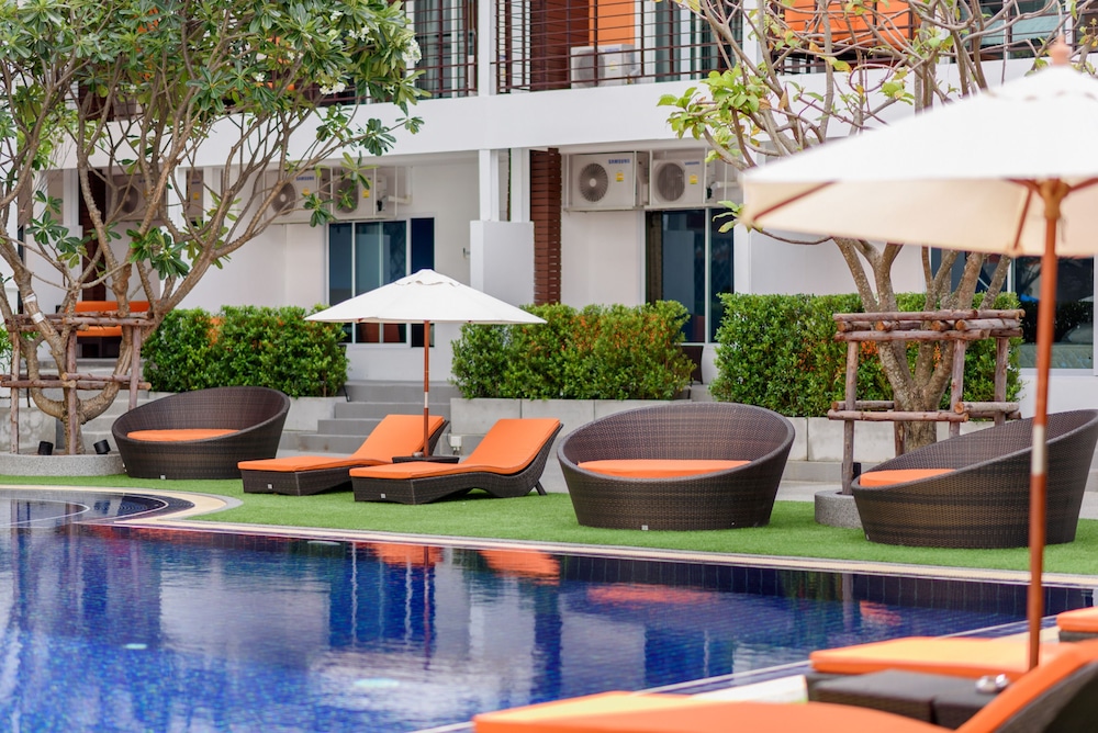 FX Hotel Pattaya — Swimming pool in Pattaya, Chonburi