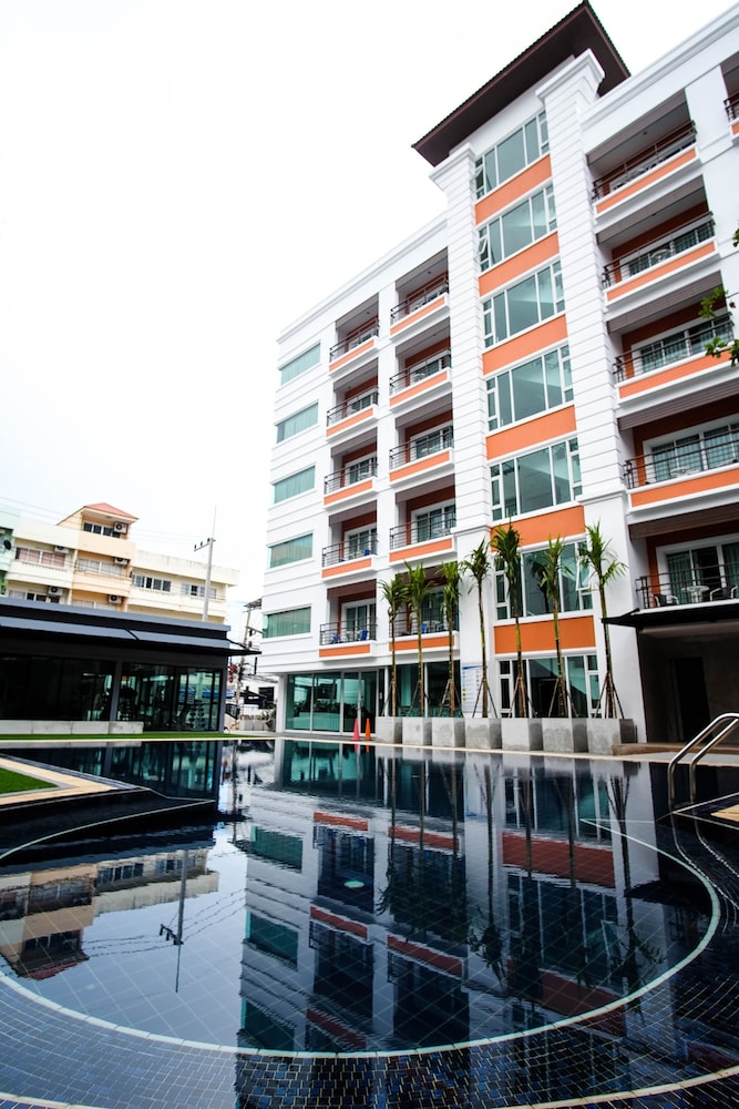 FX Hotel Pattaya — Hotel building in Pattaya, Chonburi
