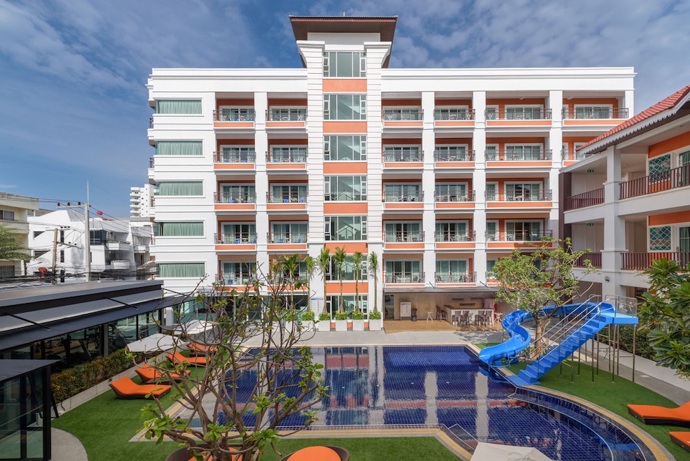 FX Hotel Pattaya — Hotel building in Pattaya, Chonburi