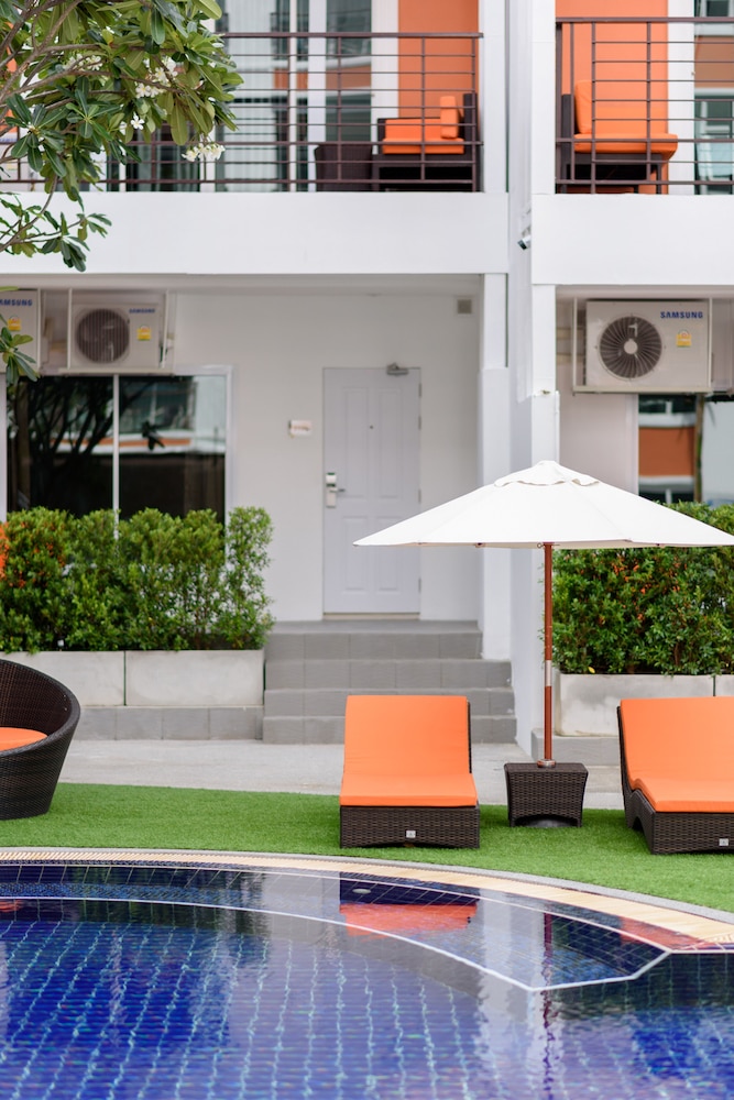 FX Hotel Pattaya — Swimming pool in Pattaya, Chonburi