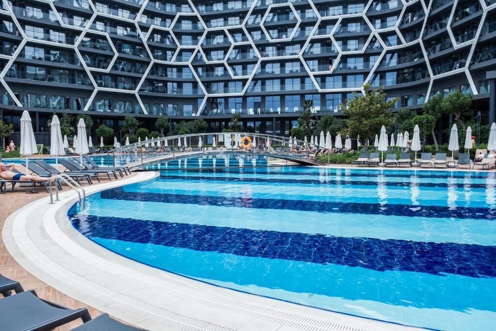 Bosphorus Sorgun Hotel - All Inclusive — Swimming pool in Side