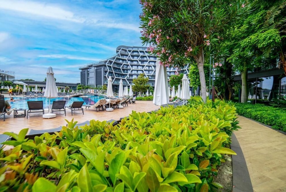 Bosphorus Sorgun Hotel - All Inclusive — Hotel building in Side