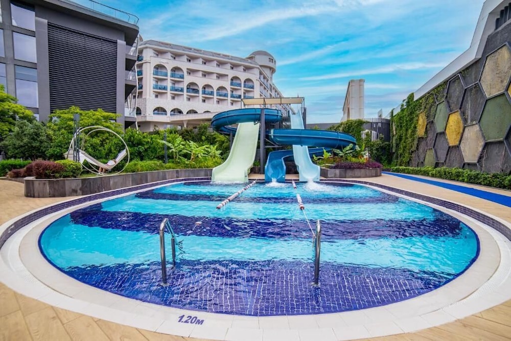 Bosphorus Sorgun Hotel - All Inclusive — Swimming pool in Side