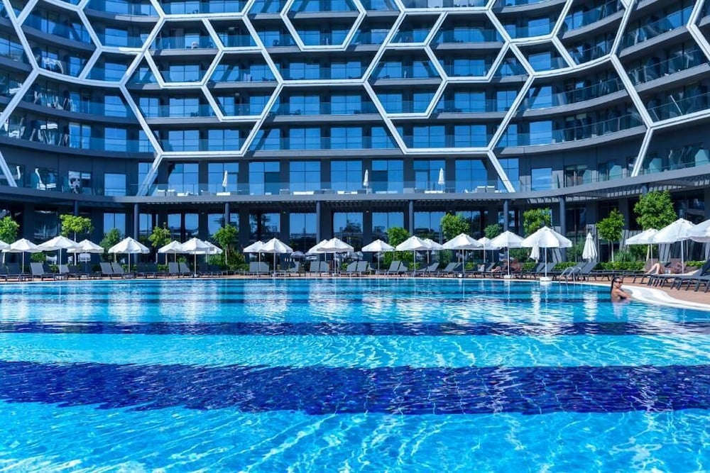 Bosphorus Sorgun Hotel - All Inclusive — Swimming pool in Side