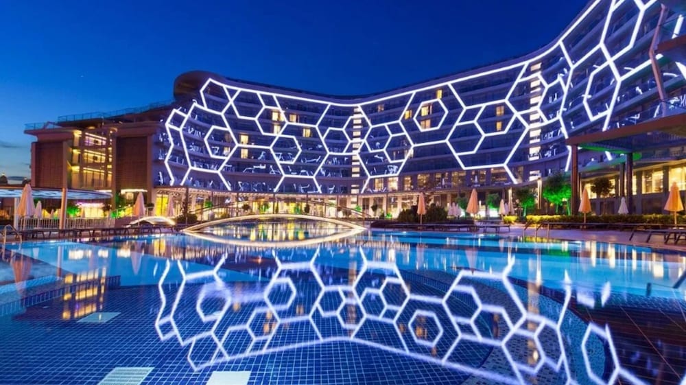 Bosphorus Sorgun Hotel - All Inclusive — Hotel building in Side