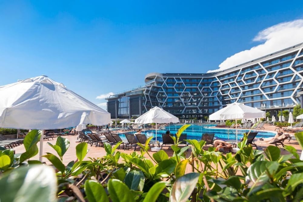 Bosphorus Sorgun Hotel - All Inclusive — Swimming pool in Side