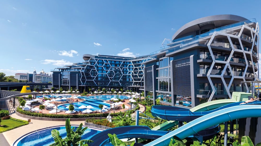 Bosphorus Sorgun Hotel - All Inclusive — Hotel building in Side