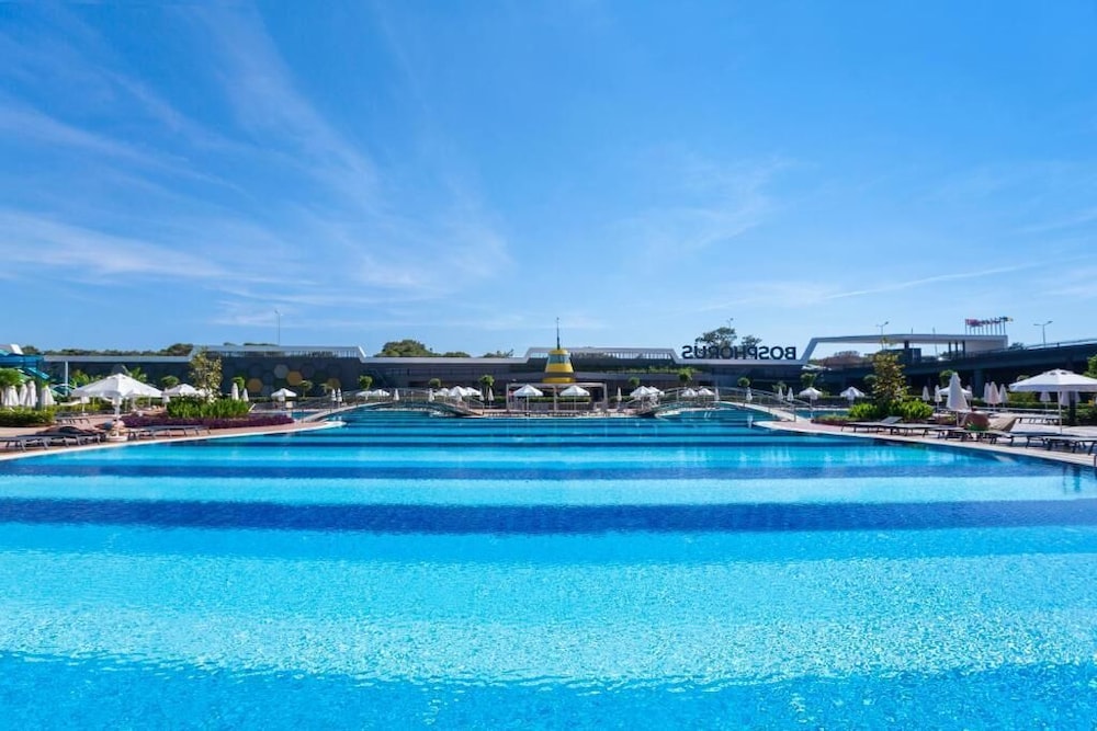 Bosphorus Sorgun Hotel - All Inclusive — Swimming pool in Side