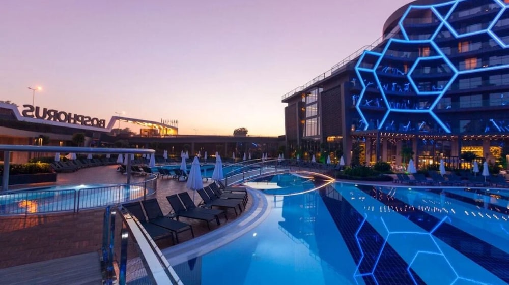 Bosphorus Sorgun Hotel - All Inclusive — Swimming pool in Side