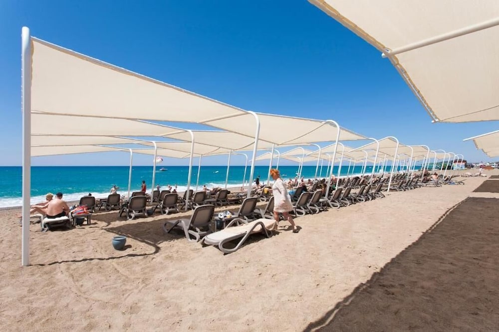 Bosphorus Sorgun Hotel - All Inclusive — Beach in Side